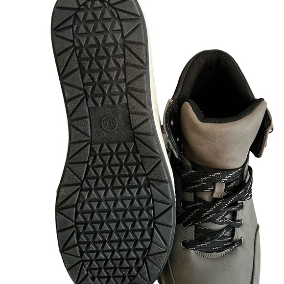 Gray black and white boots men. Memory foam - Picture 2 of 6